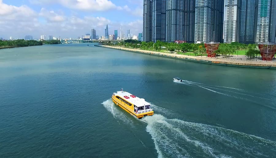 Du ngoạn buýt sông Sài Gòn